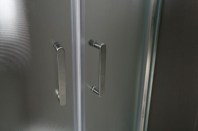 Душевой уголок BelBagno UNO-195-R-2-100-C-NERO купить в Москве по цене 28 400 руб.