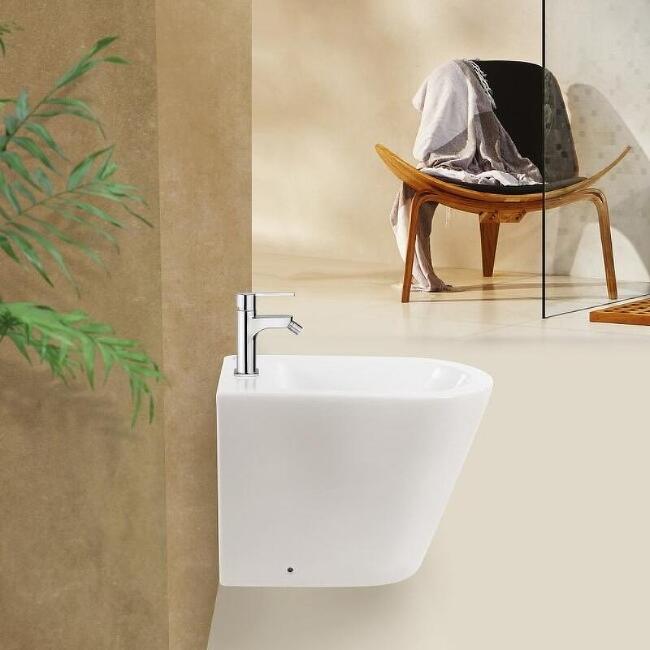 Биде напольное BelBagno FLAY-R BB1003B купить в Москве по цене 0 руб.
