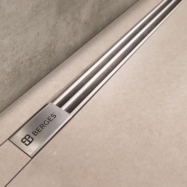 Желоб BERGES водосток напольный SUPER Slim 400 нержавеющая сталь, решетка матовый хром, S-сифон боковой купить в Москве по цене 22 090 руб.